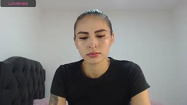 Linda  fiore online show from 12/16/25, 10:48