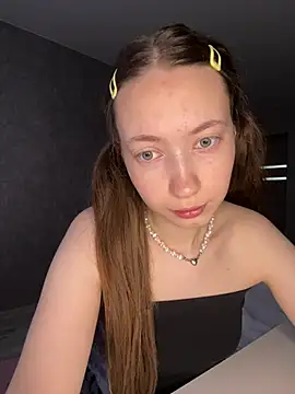 Holy Poly online show from 04/24/26, 05:21