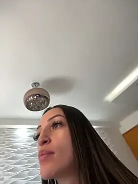 Snapshot of BelleRune chatting on 02/08/25, 02:38 BelleRune online show from 02/08/25, 02:38