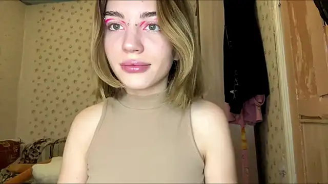 MelaineAytes online show from 11/18/25, 08:08