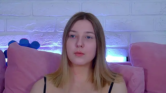 TinnaBurton online show from 04/09/26, 04:23