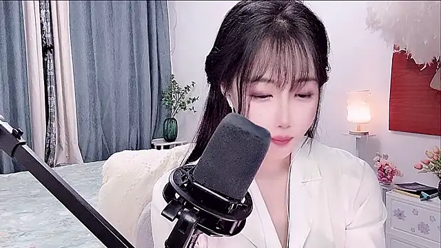 Laura 520 online show from 06/20/26, 01:14