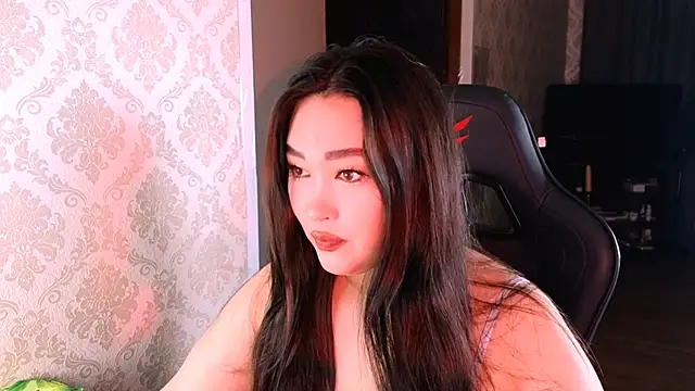 Emma Uilson online show from 12/14/25, 01:22