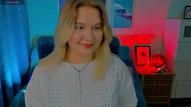 LouiseMous online show from 11/27/25, 09:06