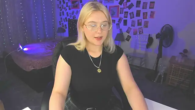 LouiseMous online show from 07/07/26, 03:16