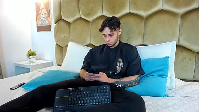 Austin coljs online show from 04/21/26, 11:49