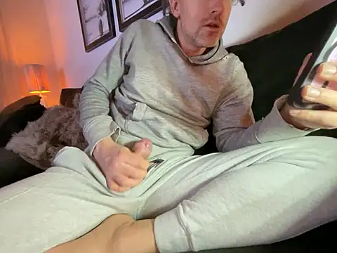 Snapshot of Brandonn1989amateur chatting on 02/16/26, 09:22 Brandonn1989amateur online show from 02/16/26, 09:22