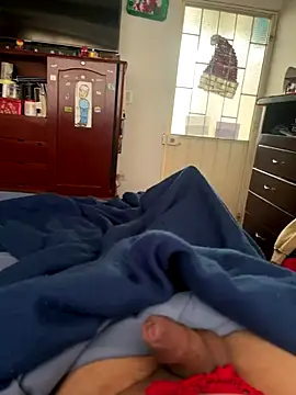 Snapshot of cris1122 chatting on 11/21/25, 01:10 cris1122 online show from 11/21/25, 01:10