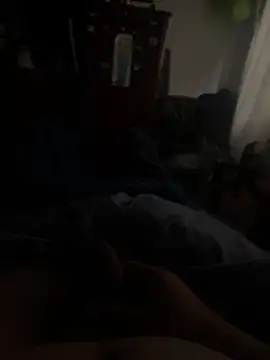 Snapshot of cris1122 chatting on 02/02/26, 12:04 cris1122 online show from 02/02/26, 12:04