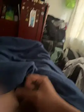 Snapshot of cris1122 chatting on 02/10/26, 01:04 cris1122 online show from 02/10/26, 01:04