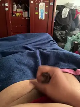 Snapshot of cris1122 chatting on 02/14/26, 02:58 cris1122 online show from 02/14/26, 02:58