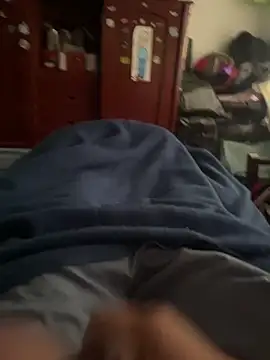 Snapshot of cris1122 chatting on 02/19/26, 01:07 cris1122 online show from 02/19/26, 01:07