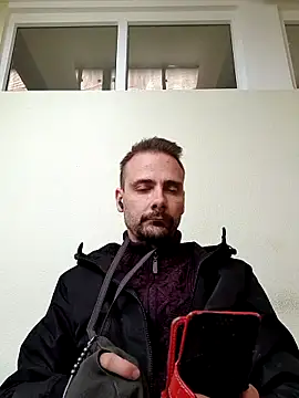 Snapshot of Gregorywhitelegs chatting on 04/24/26, 11:34 Gregorywhitelegs online show from 04/24/26, 11:34