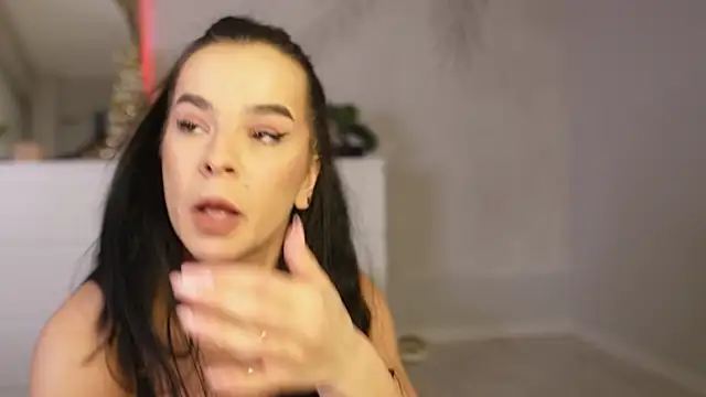 Miss Denisse online show from 12/13/25, 08:47