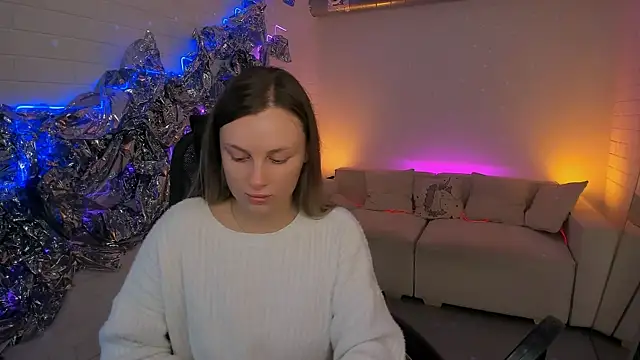 Snapshot of SandraLindsey chatting on 11/25/25, 09:42 SandraLindsey online show from 11/25/25, 09:42