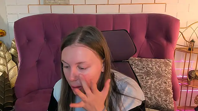 Snapshot of SandraLindsey chatting on 11/29/25, 01:25 SandraLindsey online show from 11/29/25, 01:25