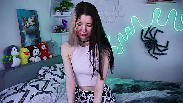 Emmie shy online show from 03/07/26, 12:24