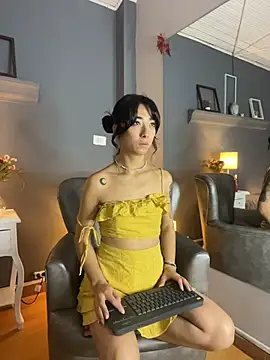 AmbarOishi   online show from 12/15/25, 01:59