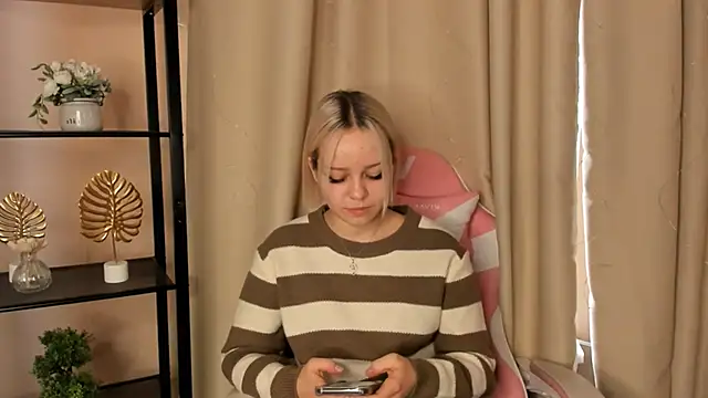 Snapshot of ArdisCiolli chatting on 11/16/25, 09:26 ArdisCiolli online show from 11/16/25, 09:26