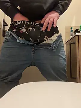 Snapshot of Ced1326 chatting on 11/22/25, 03:33 Ced1326 online show from 11/22/25, 03:33