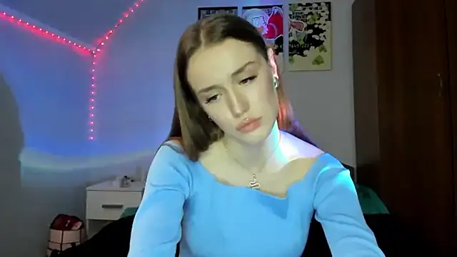 tinyglow online show from 03/01/26, 09:06