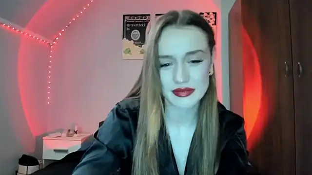 tinyglow online show from 03/04/26, 08:15