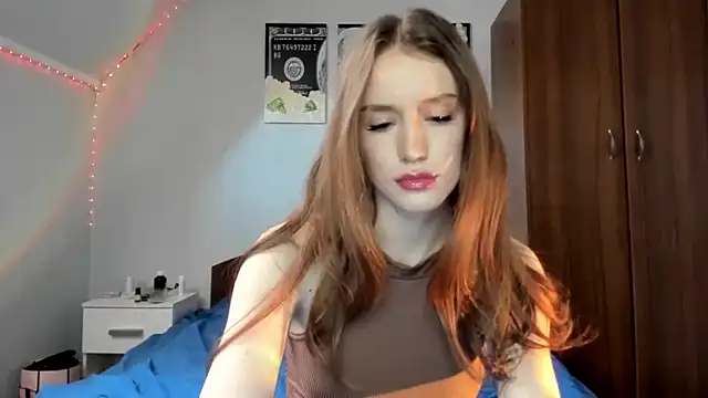 tinyglow online show from 03/18/26, 08:12