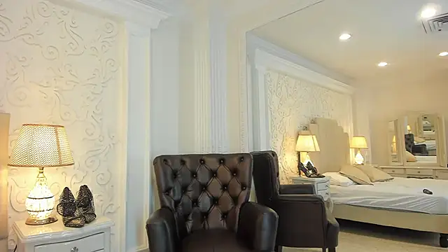 Snapshot of IvannaClaire chatting on 12/04/25, 12:14 IvannaClaire online show from 12/04/25, 12:14