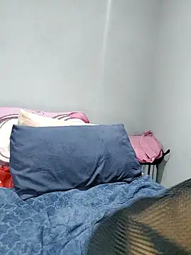 Naive618 online show from 11/18/25, 09:30