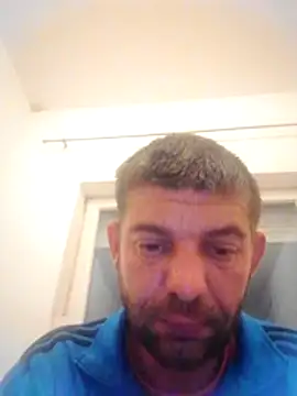 Snapshot of Motosz chatting on 11/16/25, 08:25 Motosz online show from 11/16/25, 08:25