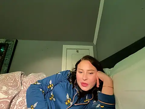 Snapshot of Lockig chatting on 11/14/25, 09:35 Lockig online show from 11/14/25, 09:35