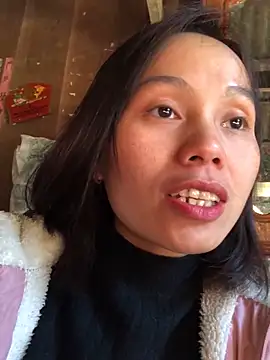 Snapshot of Trangbabylove chatting on 11/29/25, 02:47 Trangbabylove online show from 11/29/25, 02:47