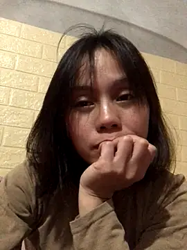 Snapshot of Trangbabylove chatting on 12/01/25, 12:21 Trangbabylove online show from 12/01/25, 12:21