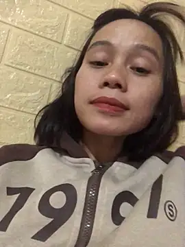 Snapshot of Trangbabylove chatting on 12/14/25, 02:44 Trangbabylove online show from 12/14/25, 02:44