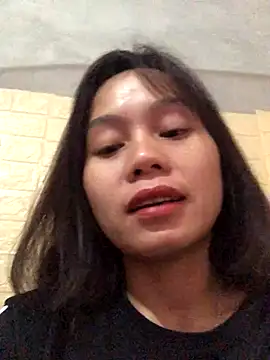 Snapshot of Trangbabylove chatting on 12/15/25, 02:49 Trangbabylove online show from 12/15/25, 02:49