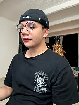 Snapshot of MarcoKostov chatting on 11/20/25, 02:34 MarcoKostov online show from 11/20/25, 02:34