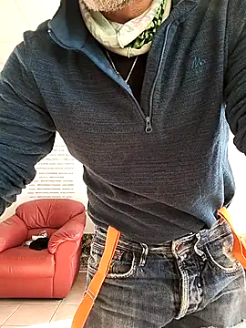 platone09 online show from 11/12/25, 12:49