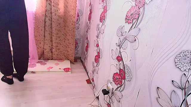 Snapshot of KristinaScott chatting on 11/24/25, 09:20 KristinaScott online show from 11/24/25, 09:20