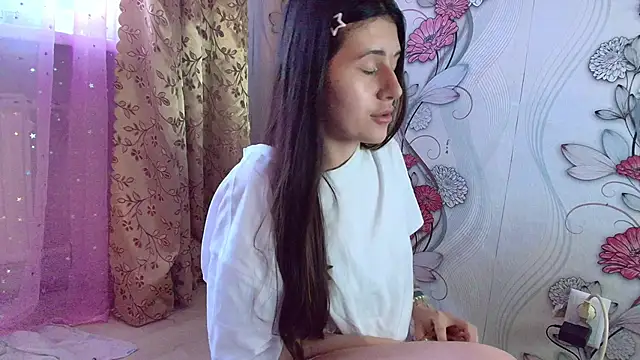 Snapshot of KristinaScott chatting on 11/27/25, 12:29 KristinaScott online show from 11/27/25, 12:29