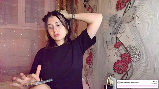 Snapshot of KristinaScott chatting on 12/05/25, 03:41 KristinaScott online show from 12/05/25, 03:41