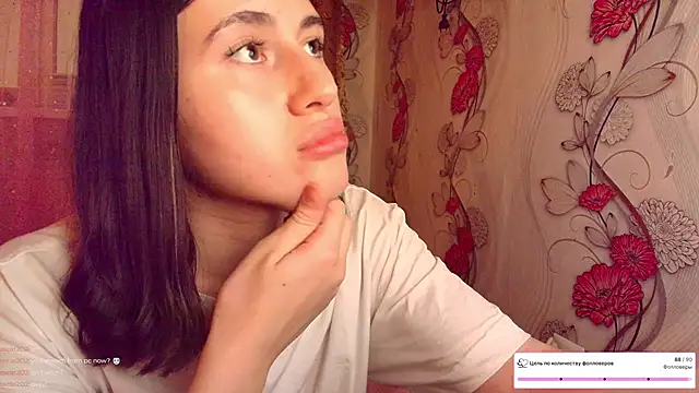 Snapshot of KristinaScott chatting on 12/15/25, 07:07 KristinaScott online show from 12/15/25, 07:07