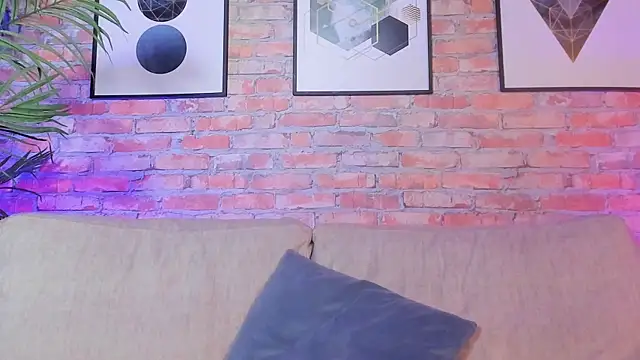 Snapshot of Chris_Varden chatting on 12/17/25, 06:47 Chris Varden online show from 12/17/25, 06:47