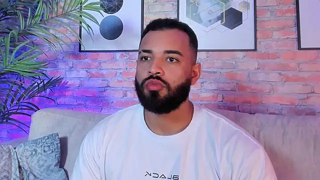 Snapshot of Chris_Varden chatting on 12/18/25, 06:25 Chris Varden online show from 12/18/25, 06:25