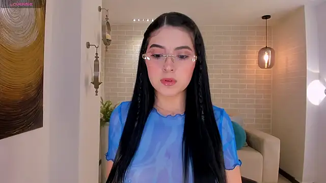 Snapshot of HaileyRoss_ chatting on 04/24/26, 01:52 HaileyRoss online show from 04/24/26, 01:52