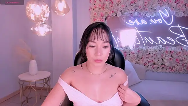 ZaraKafruni online show from 02/16/26, 12:40