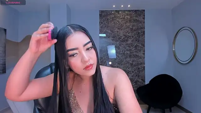 SophieLanne online show from 12/18/25, 04:07