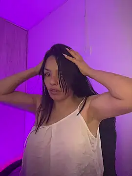 Snapshot of LaraDanverss chatting on 12/15/25, 07:23 LaraDanverss online show from 12/15/25, 07:23