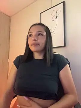 LaraDanverss online show from 04/14/26, 08:37