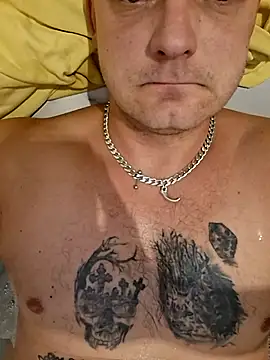 Snapshot of PiotrStasiorowski40 chatting on 11/14/25, 09:02 PiotrStasiorowski40 online show from 11/14/25, 09:02