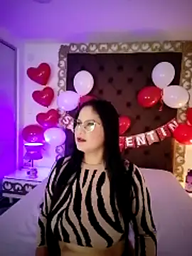 Snapshot of AlinaMilf chatting on 02/10/26, 10:03 AlinaMilf online show from 02/10/26, 10:03